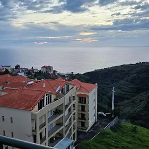 https://sunset-star.madeira-islandshotels.com